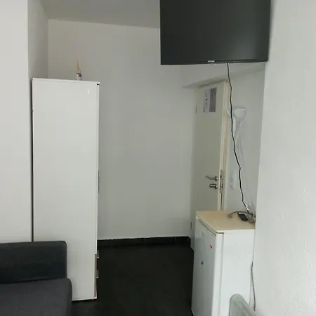 Nina Mit Gemeinschaftskueche Zentrum Homestay Heilbronn