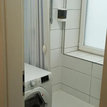 Nina Mit Gemeinschaftskueche Zentrum Homestay