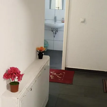 Nina Mit Gemeinschaftskueche Zentrum * Heilbronn
