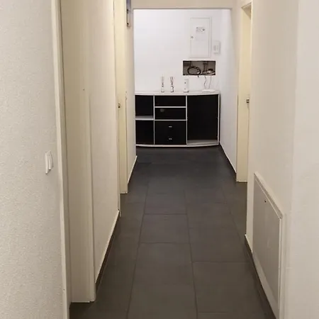 Nina Mit Gemeinschaftskueche Zentrum