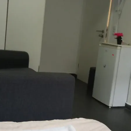 Homestay Nina Mit Gemeinschaftskueche Zentrum *