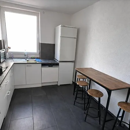 Nina Zentral Bequem Homestay szállás *